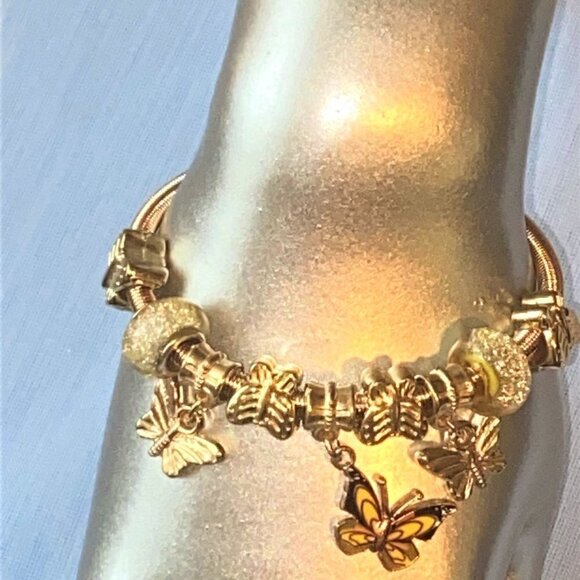 🌹2 for 12 🌹NWT LORETTA ANN GOKD TONE BUTTERFLY BRACELET⭐️ - Picture 5 of 5